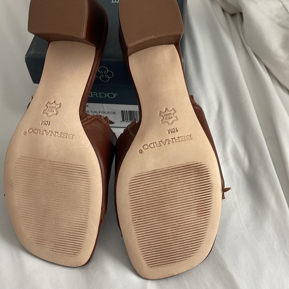 BERNARDO Blossom Sandal 10 - Picture 3 of 4